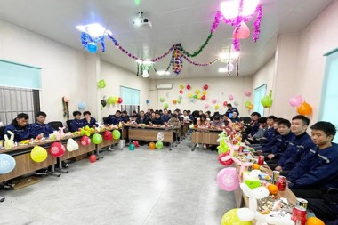 JWELL salută Anul Nou cu binecuvântări și râsete